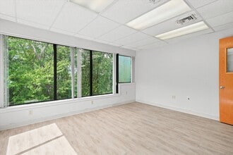 71 Spit Brook Rd, Nashua, NH for lease Interior Photo- Image 2 of 18