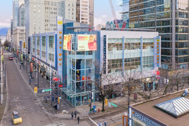 Plus de détails pour 798 Granville St, Vancouver, BC - Commerce de détail à louer