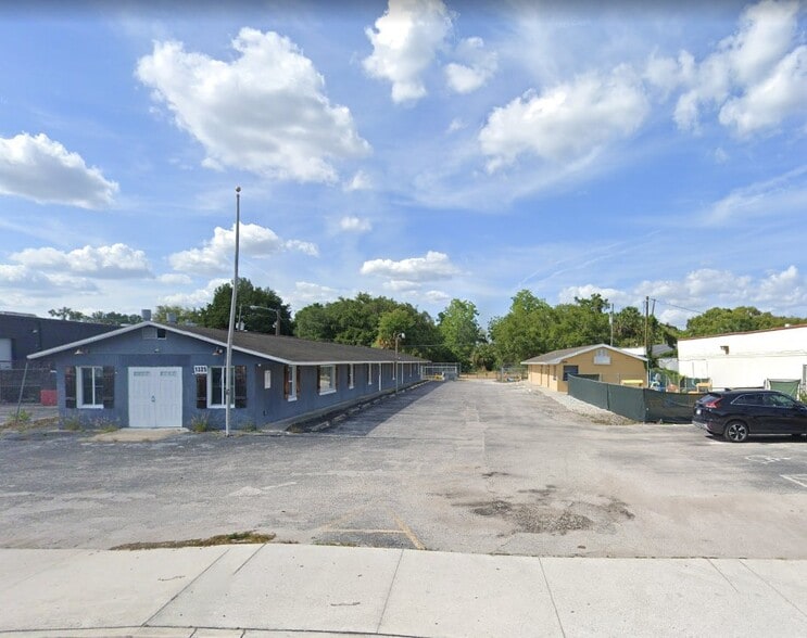 1325/1329 E Altamonte Drive portfolio of 2 properties for sale on LoopNet.ca - Building Photo - Image 1 of 10