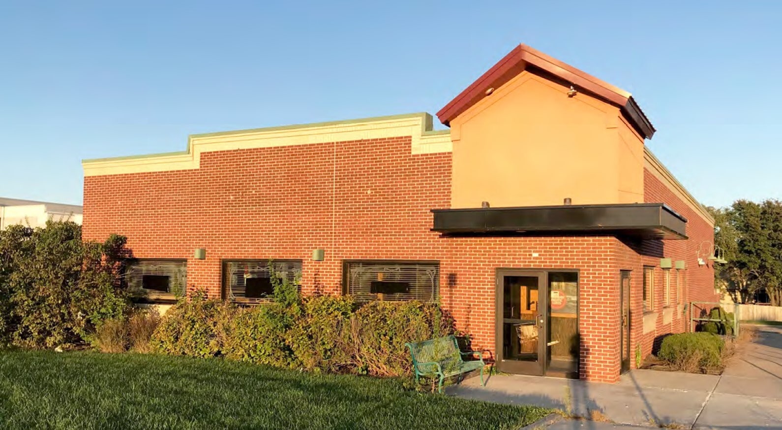 701 SE Melody Ln, Lee's Summit, MO à vendre Photo principale- Image 1 de 19