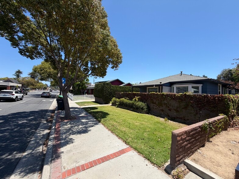624 W Chapman Ave, Orange, CA for sale - Building Photo - Image 2 of 14