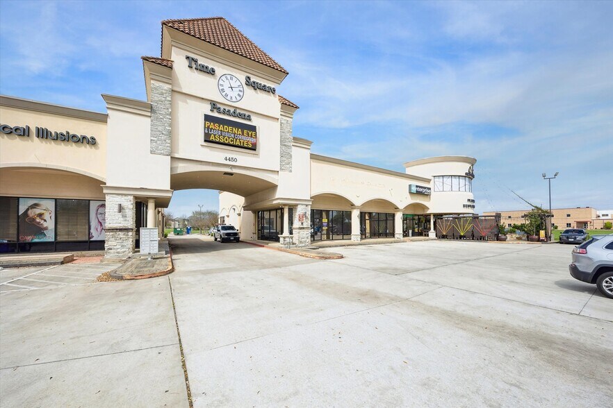 4450 E Sam Houston Pky S, Pasadena, TX à louer - Photo du bâtiment - Image 3 de 33