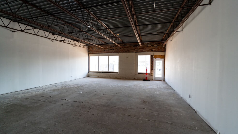 3900 E Harry St, Wichita, KS for sale - Building Photo - Image 2 of 7