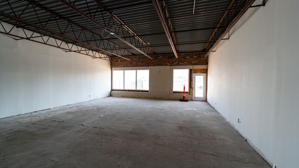 3900 E Harry St, Wichita, KS à vendre - Photo du bâtiment - Image 2 de 7