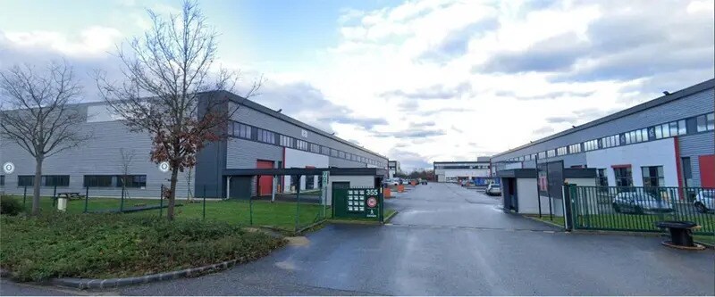 Flex in Meyzieu for lease - Building Photo - Image 2 of 9