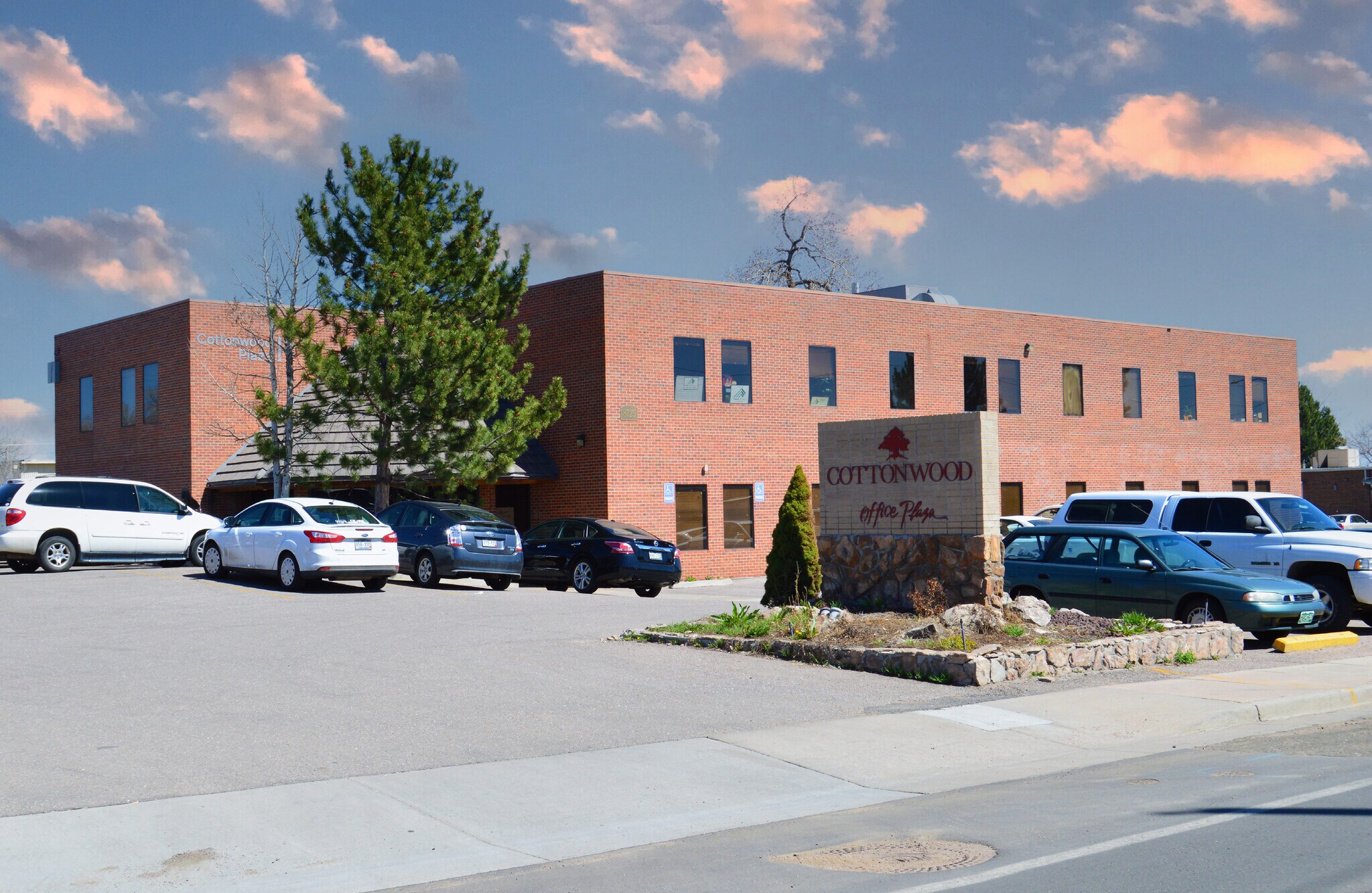 8725 W 14th Ave, Lakewood, CO à vendre Photo du bâtiment- Image 1 de 9