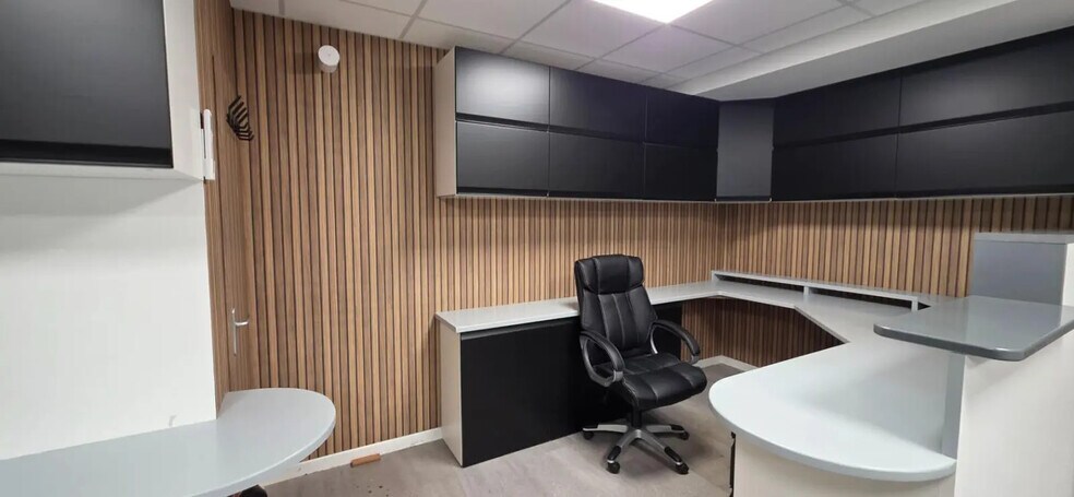 Industrial in Saint-Nazaire for lease - Interior Photo - Image 2 of 4