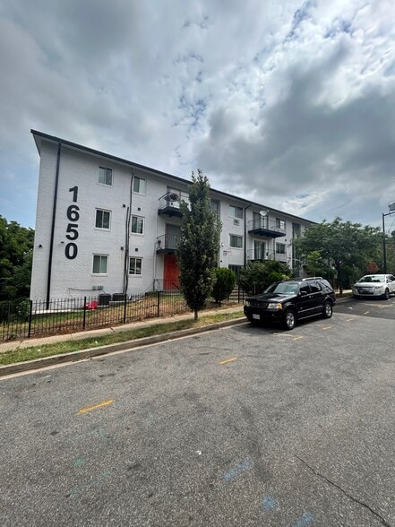 1650-1656 W St SE, Washington, DC for sale - Building Photo - Image 2 of 5