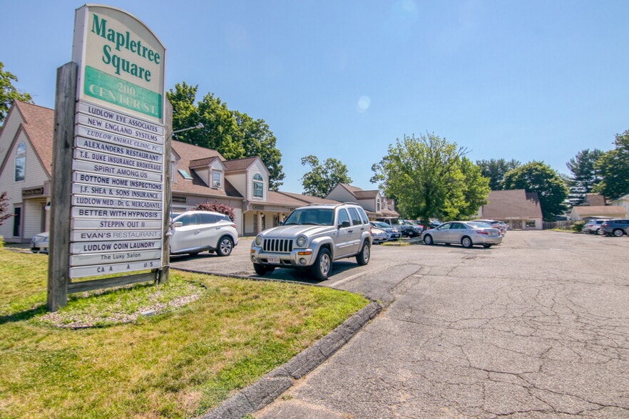 200 Center St, Ludlow, MA for sale - Primary Photo - Image 1 of 4