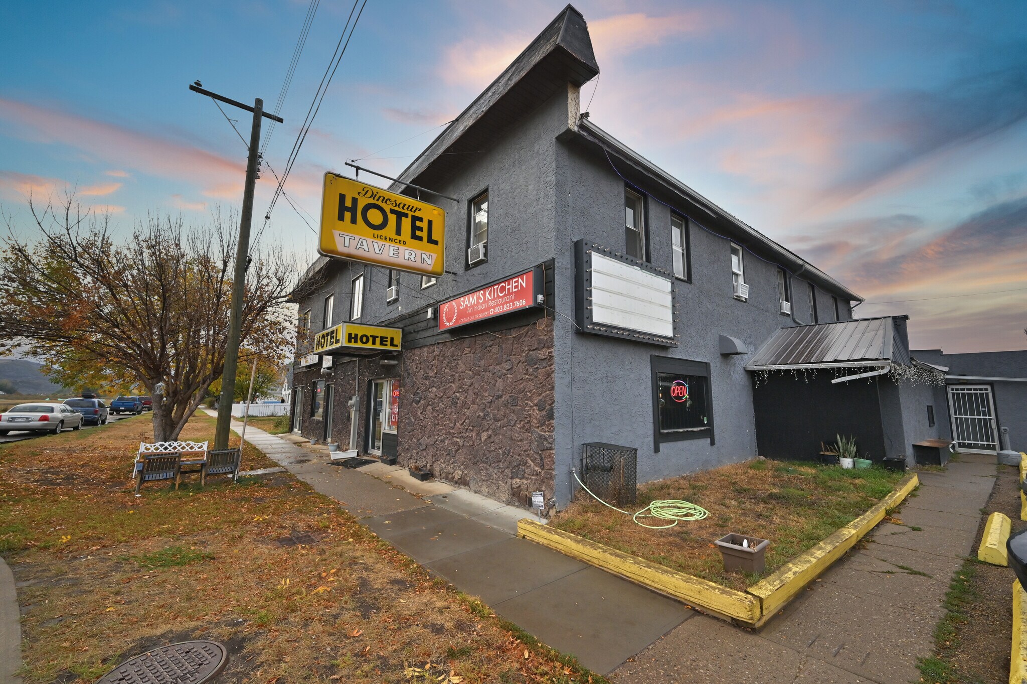 1220 Newcastle Trl, Drumheller, AB for sale Building Photo- Image 1 of 1