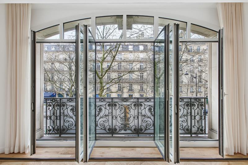 11 B Rue Balzac, Paris à louer - Photo du bâtiment - Image 3 de 16