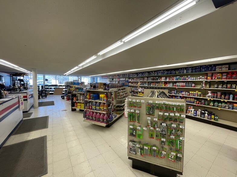 123 N Main St, Maryville, MO for lease - Interior Photo - Image 3 of 11