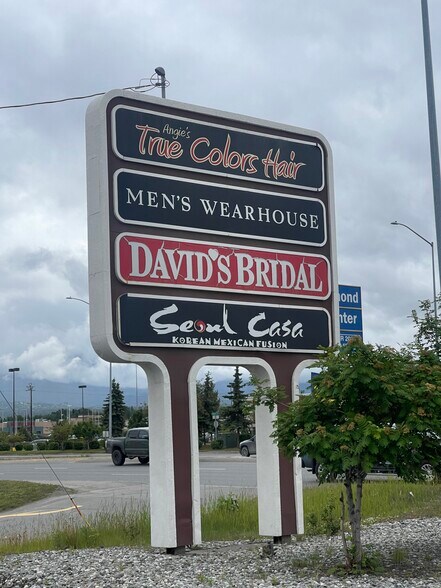 601 E Dimond Blvd, Anchorage, AK à louer - Photo du bâtiment - Image 2 de 12