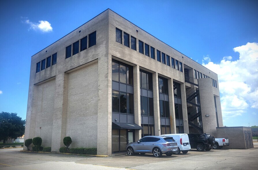 7240 Crowder Blvd, New Orleans, LA à louer - Photo du bâtiment - Image 3 de 10