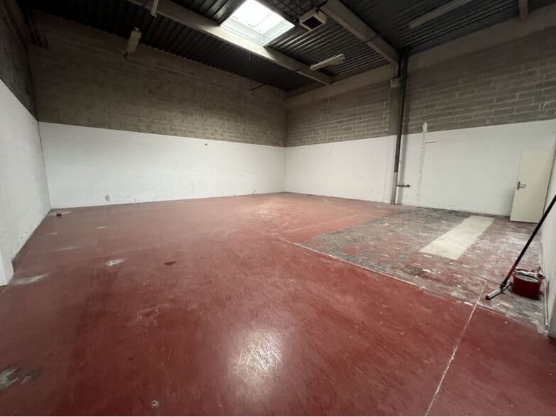 Industrial in Tremblay-en-France for lease - Interior Photo - Image 1 of 10