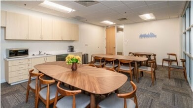 1740 Creekside Oaks Dr, Sacramento, CA for lease Interior Photo- Image 2 of 6