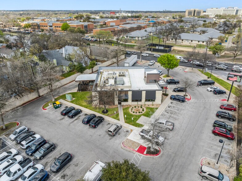 4420 N Lamar Blvd, Austin, TX à vendre - Photo du bâtiment - Image 2 de 11