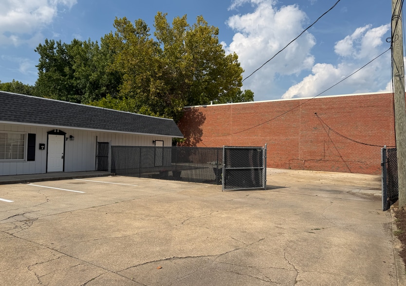 1806 Hayward Ave, Chesapeake, VA for sale - Building Photo - Image 2 of 40