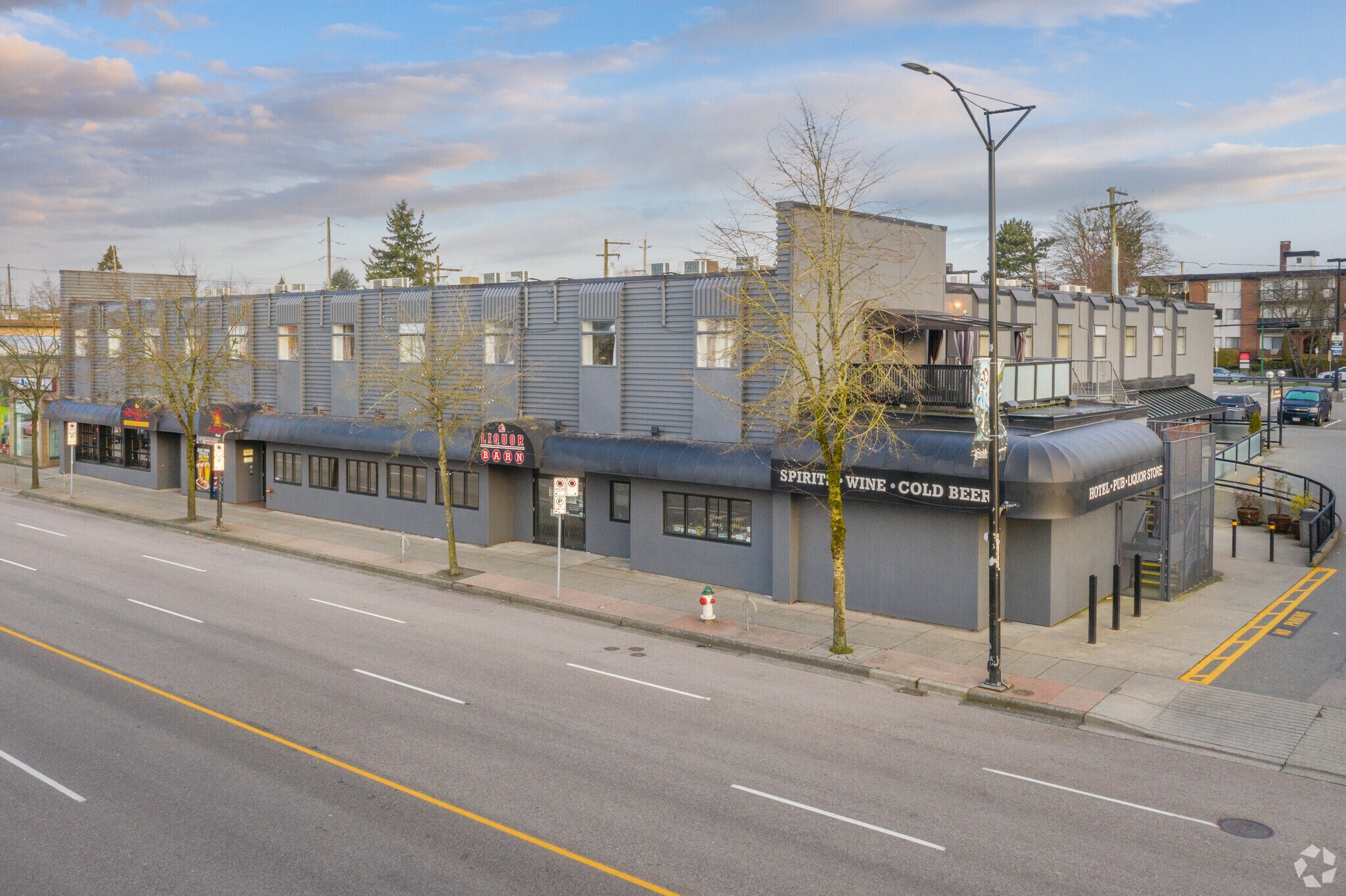 4125 Hastings St, Burnaby, BC à vendre Photo principale- Image 1 de 1