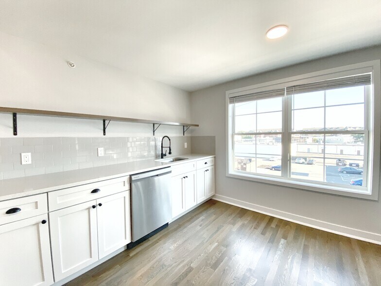 Wall Street Area Apts portefeuille de 2 propriétés à vendre sur LoopNet.ca - Photo du bâtiment - Image 2 de 13