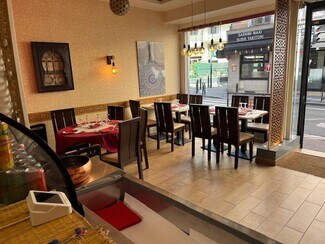 Plus de détails pour 5 Rue Des Bas Rogers, Suresnes - Commerce de détail à louer