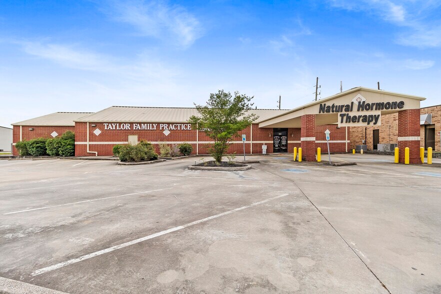 1806 Humble Place Dr, Humble, TX à vendre - Photo du bâtiment - Image 1 de 6