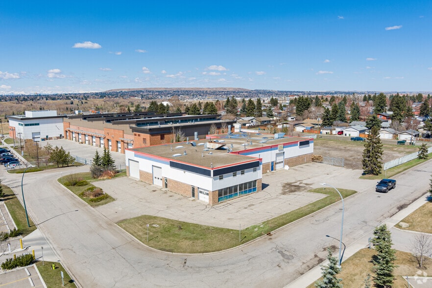 1808 16th Ave NE, Calgary, AB for sale - Aerial - Image 2 of 4