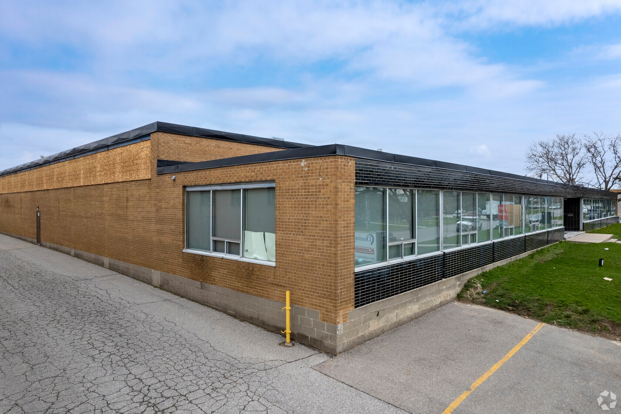 40 Colville Rd, Toronto, ON à vendre Photo principale- Image 1 de 1