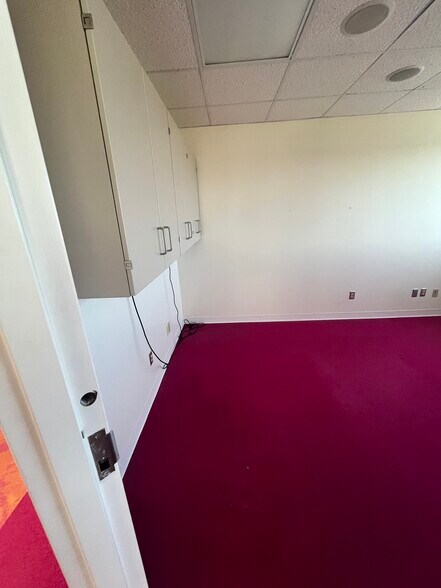 1505 Eastland Dr, Bloomington, IL à louer - Photo intérieure - Image 3 de 16