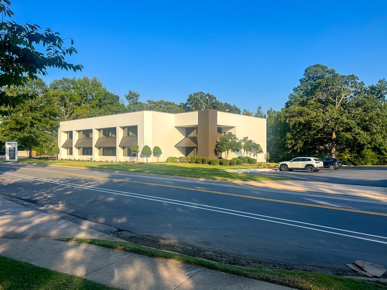 1225 Breckenridge Dr, Little Rock, AR for sale - Building Photo - Image 2 of 5