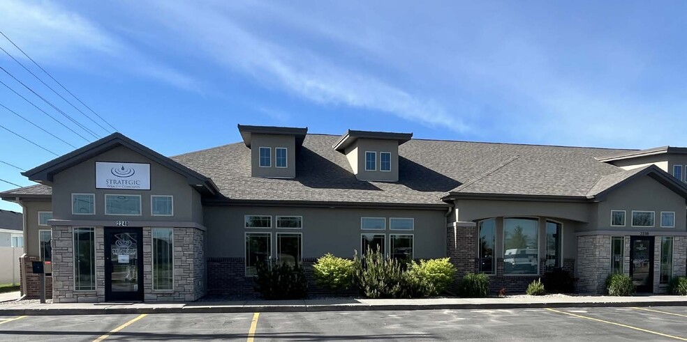 2240 Saratoga Dr, Idaho Falls, ID à louer - Photo du bâtiment - Image 1 de 5