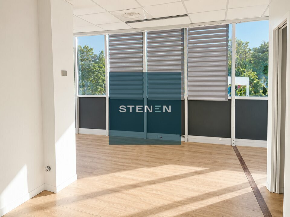 Office in Marseille for lease Interior Photo- Image 1 of 4