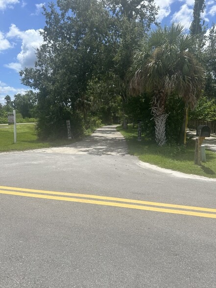 4242 Gypsy St, Sarasota, FL for sale - Building Photo - Image 1 of 12