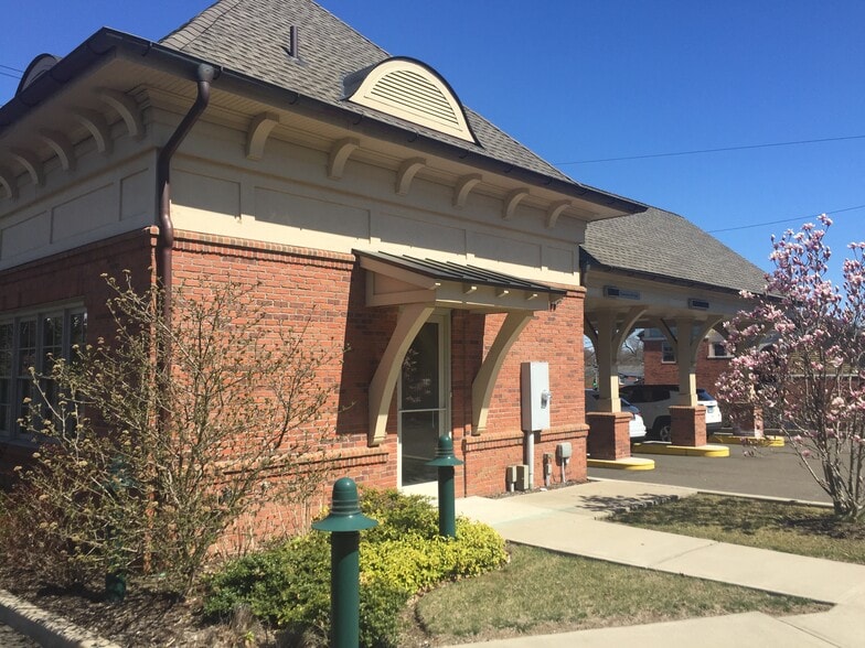 85 East Putnam Ave, Cos Cob, CT for lease - Building Photo - Image 2 of 11