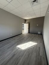 2025 S 3rd St, Mabank, TX à louer Photo intérieure- Image 2 de 6