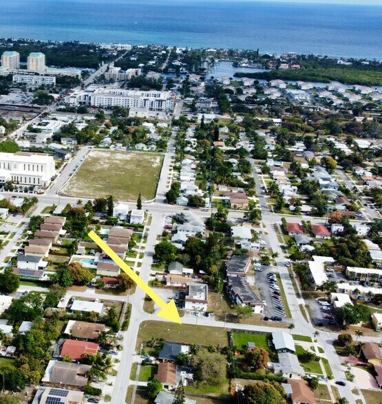 205 SW 3rd St, Boynton Beach, FL à vendre - Photo du bâtiment - Image 2 de 4