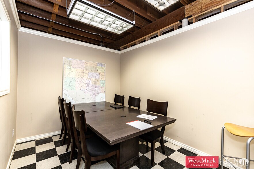 3205 34th St, Lubbock, TX for lease - Interior Photo - Image 2 of 6