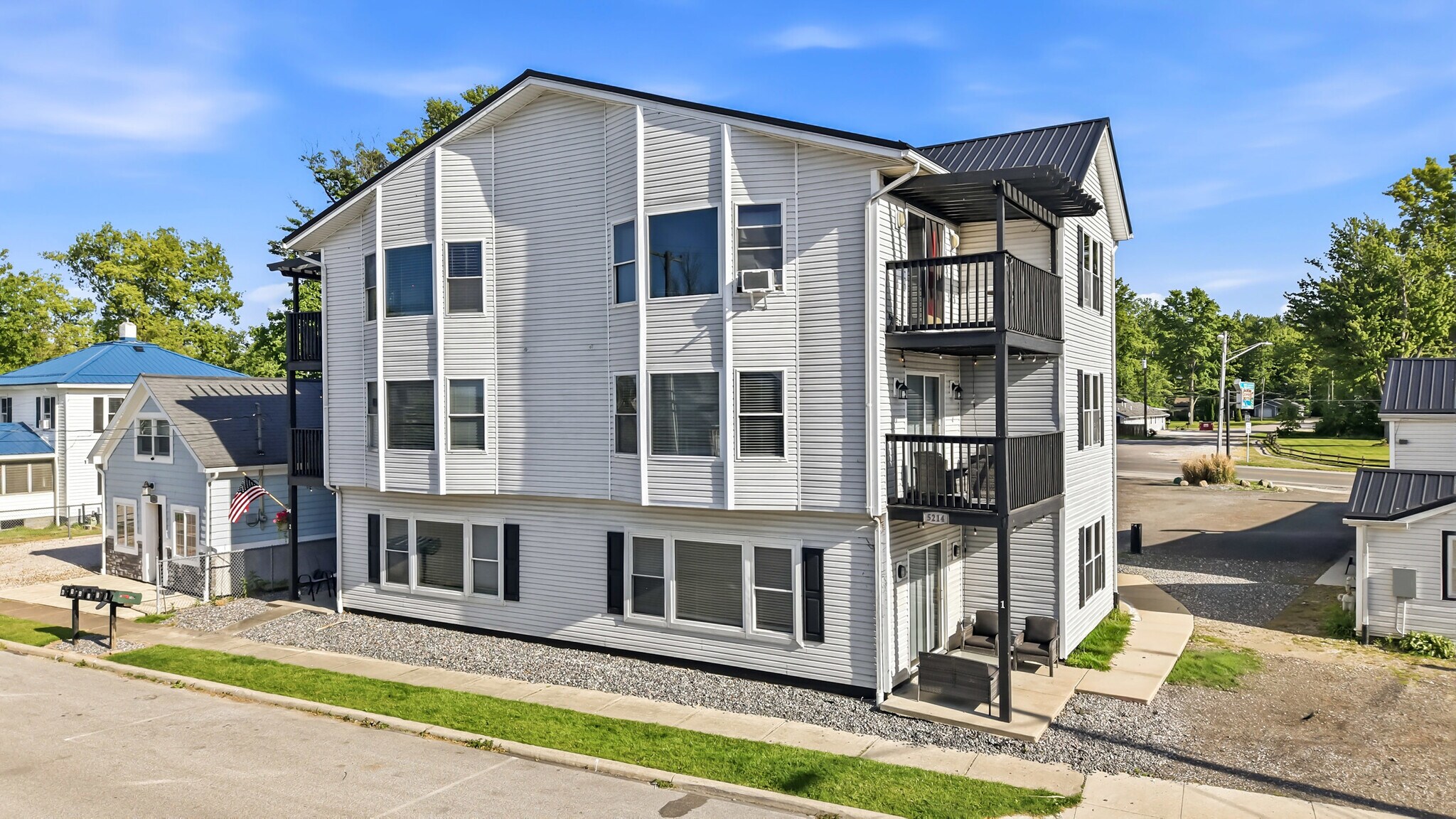 5214 Old Lake Rd, Geneva, OH à vendre Photo du bâtiment- Image 1 de 52