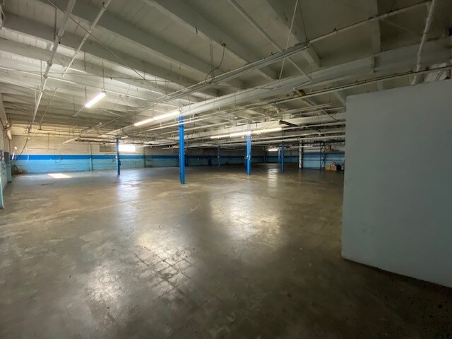 12201 Elmwood Ave, Cleveland, OH à vendre - Photo intérieure - Image 3 de 12