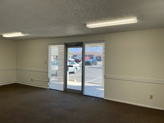 590 W State Rd, Pleasant Grove, UT for lease - Interior Photo - Image 3 of 5