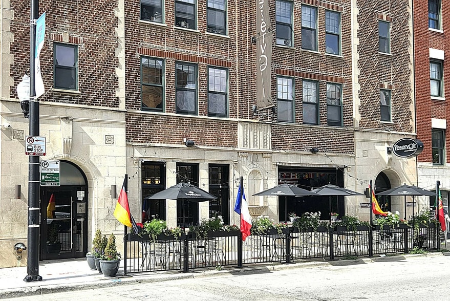 844 W Montrose Ave, Chicago, IL for lease - Building Photo - Image 3 of 10