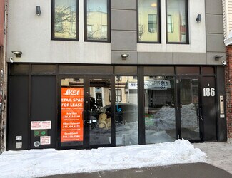 Plus de détails pour 186 Greenpoint Ave, Brooklyn, NY - Commerce de détail à louer