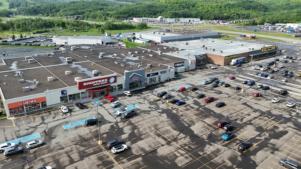 312 Val D'Amour Rd, Atholville, NB à louer - Photo du bâtiment - Image 2 de 4