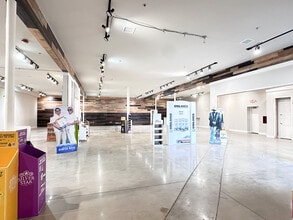 419 S Lincoln St, Lowell, AR for lease Interior Photo- Image 2 of 7