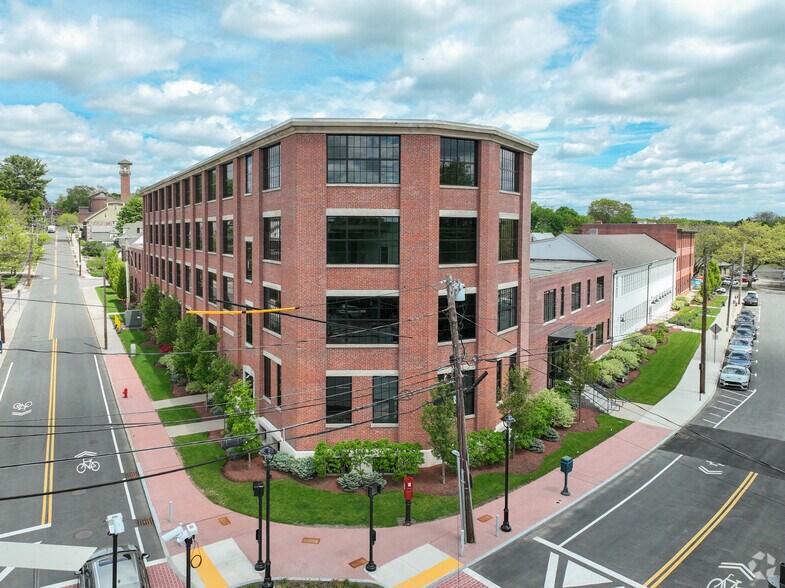 1234 Chestnut St, Newton, MA à louer - Photo du bâtiment - Image 1 de 6