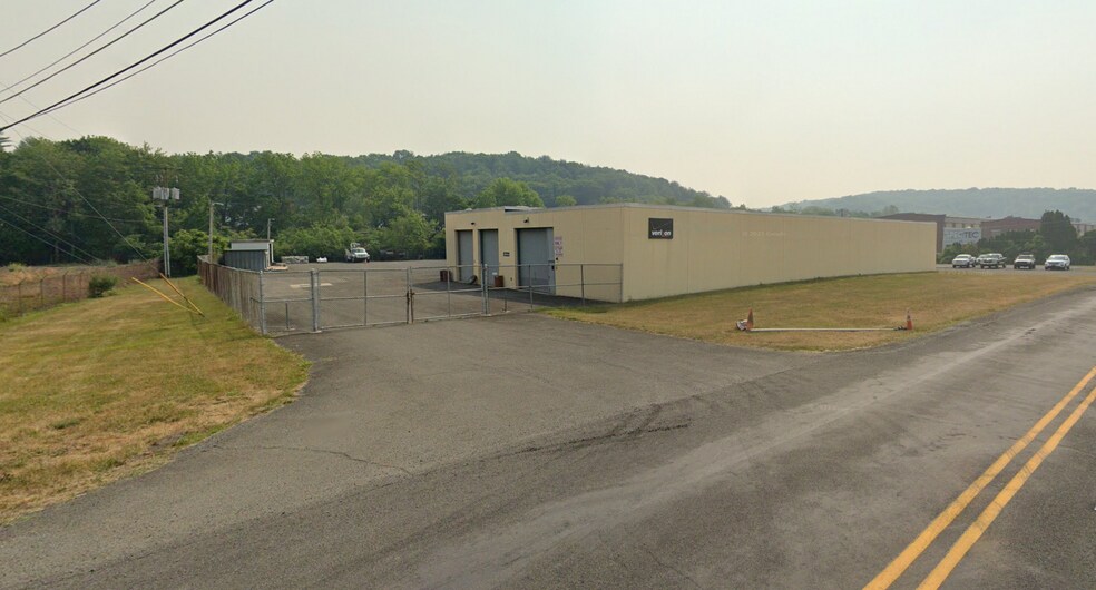 153 Industrial Park Rd, Pottsville, PA à vendre - Photo du bâtiment - Image 1 de 8