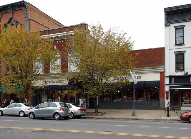 Plus de détails pour 454 Broadway, Saratoga Springs, NY - Commerce de détail à louer