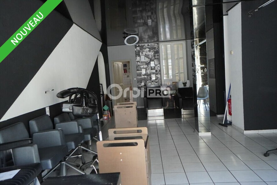 Retail in Dijon for lease - Building Photo - Image 2 of 6