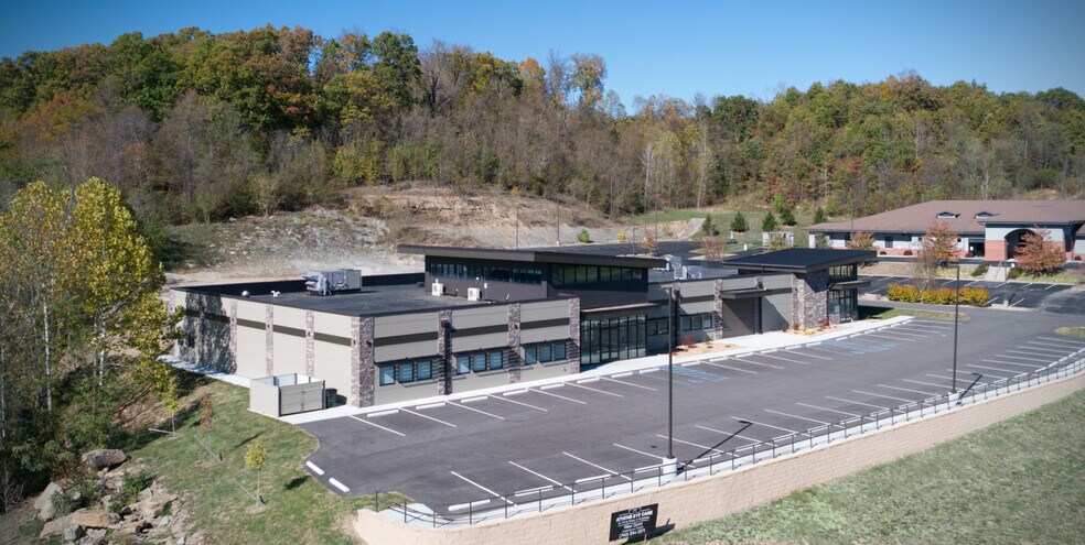 14 University Estates Blvd, Athens, OH à louer - Photo du bâtiment - Image 3 de 7