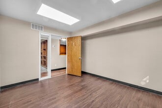 1520 E Kensington Ave, Salt Lake City, UT for lease Interior Photo- Image 2 of 43